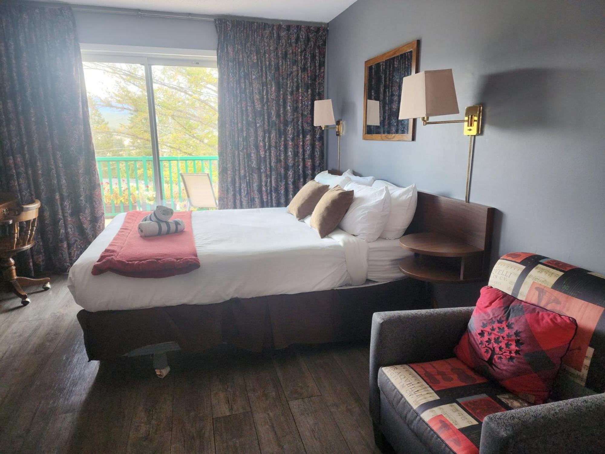 Motel Tyrol Рейдиум-Хот-Спрингс Экстерьер фото