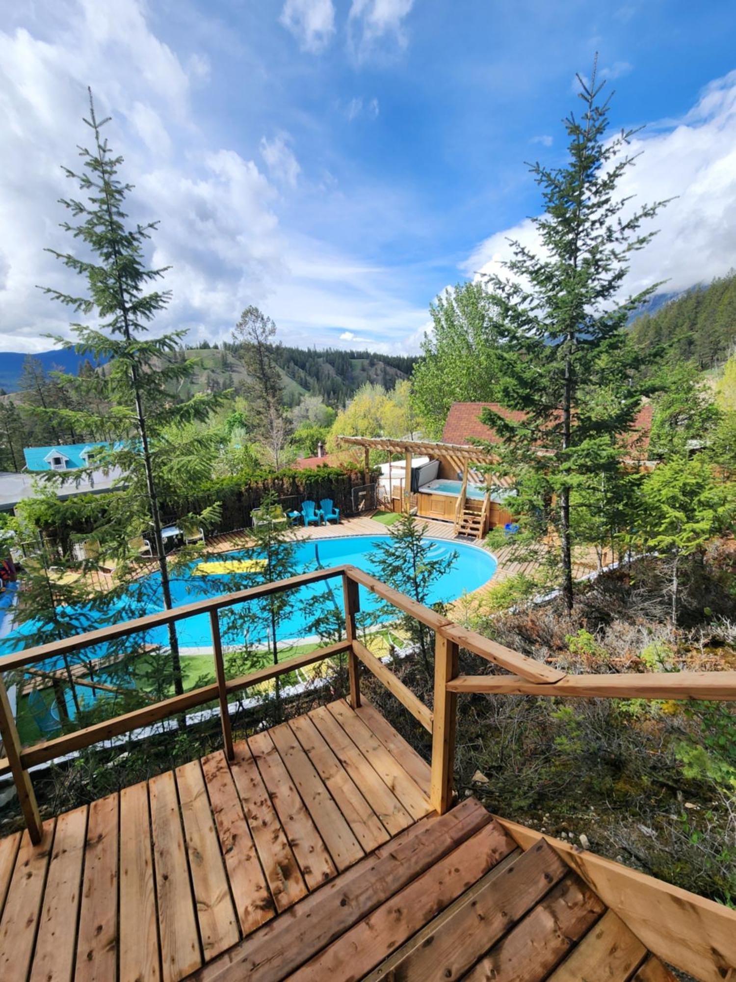 Motel Tyrol Рейдиум-Хот-Спрингс Экстерьер фото