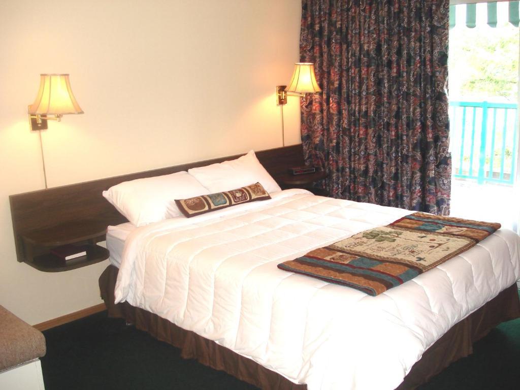 Motel Tyrol Рейдиум-Хот-Спрингс Экстерьер фото