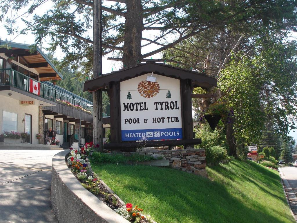 Motel Tyrol Рейдиум-Хот-Спрингс Экстерьер фото
